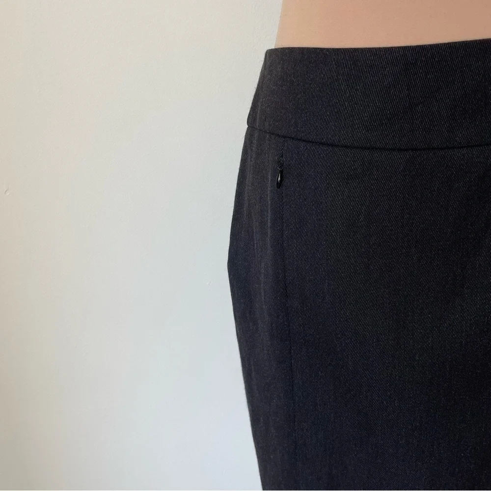Akris 100% Wool Zipper Pocket Gray Career Professional Pencil Skirt EUC Size 6